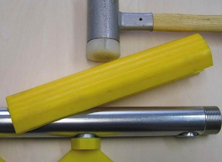 Polyurethane protection for spray pipes