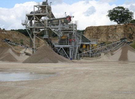 New wash plant at Lightwater Quarries delivers increased production with ease.